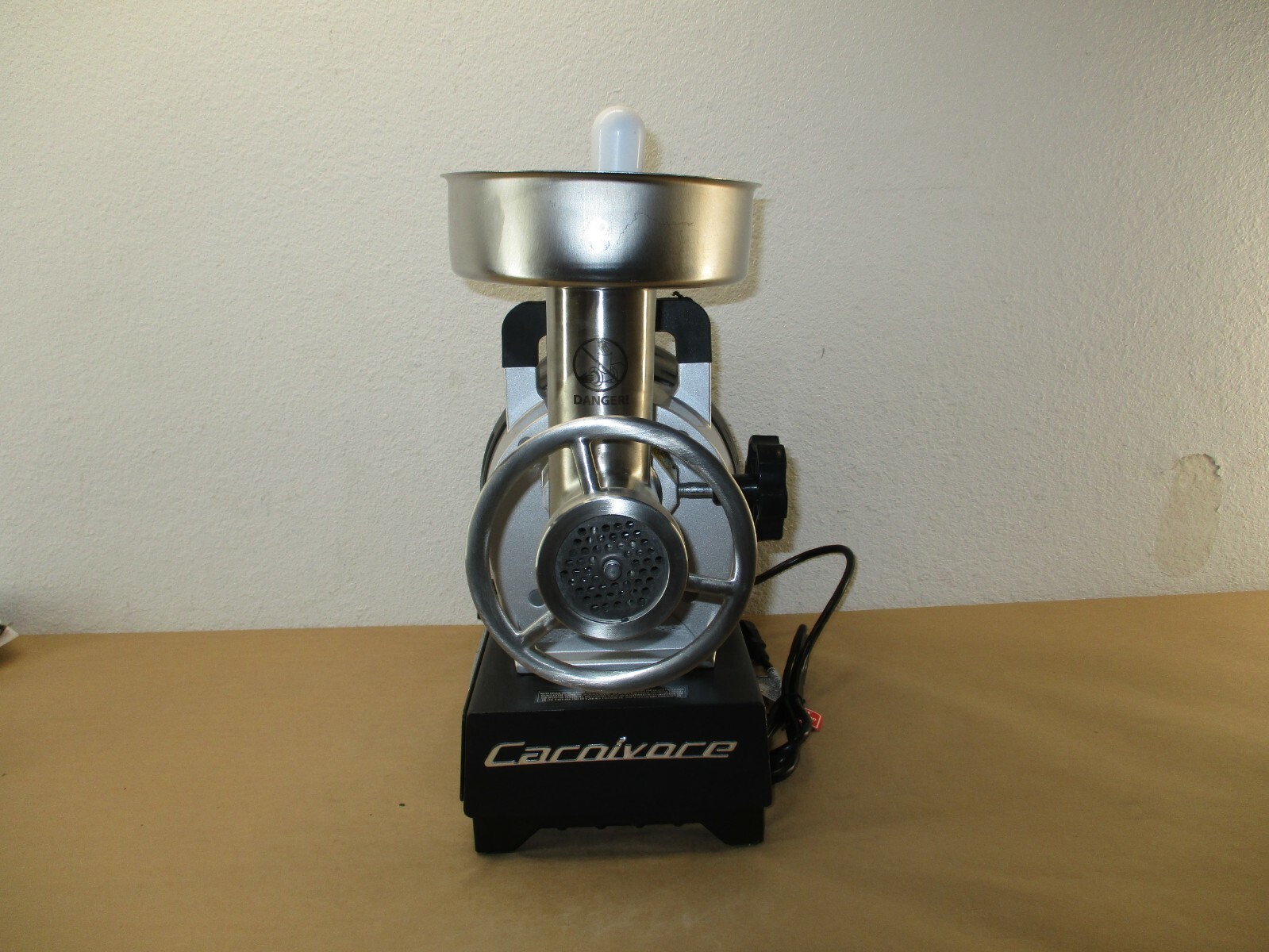 Cabela's CommercialGrade 1/2HP Carnivore Meat GrinderのeBay公認海外通販｜セカイモン