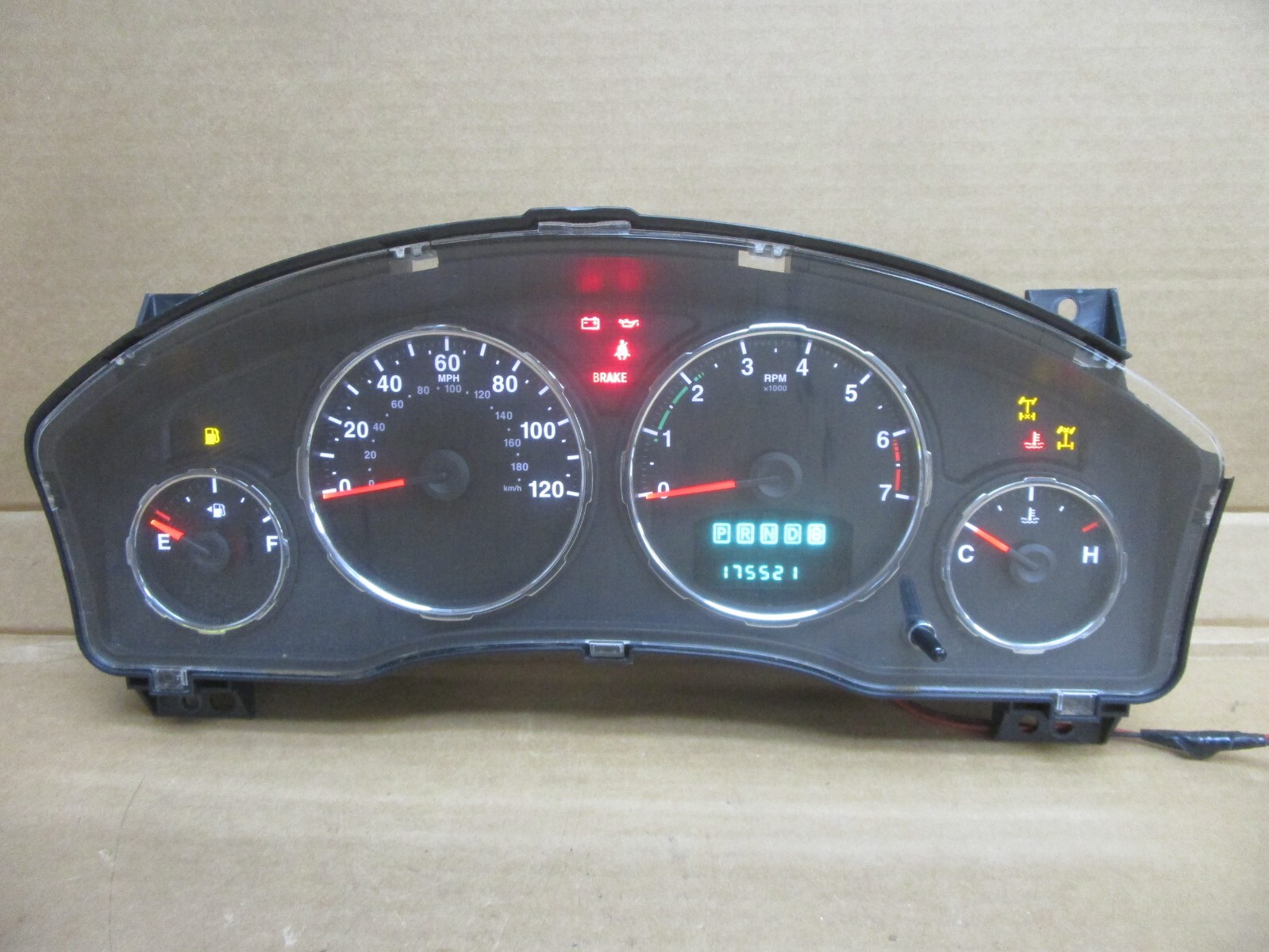 11 12 2011 2012 Jeep Liberty Speedometer Instrument Cluster
