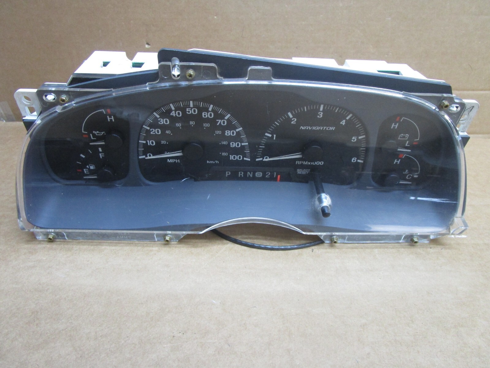 99-02 Lincoln Navigator Speedometer Instrument Cluster