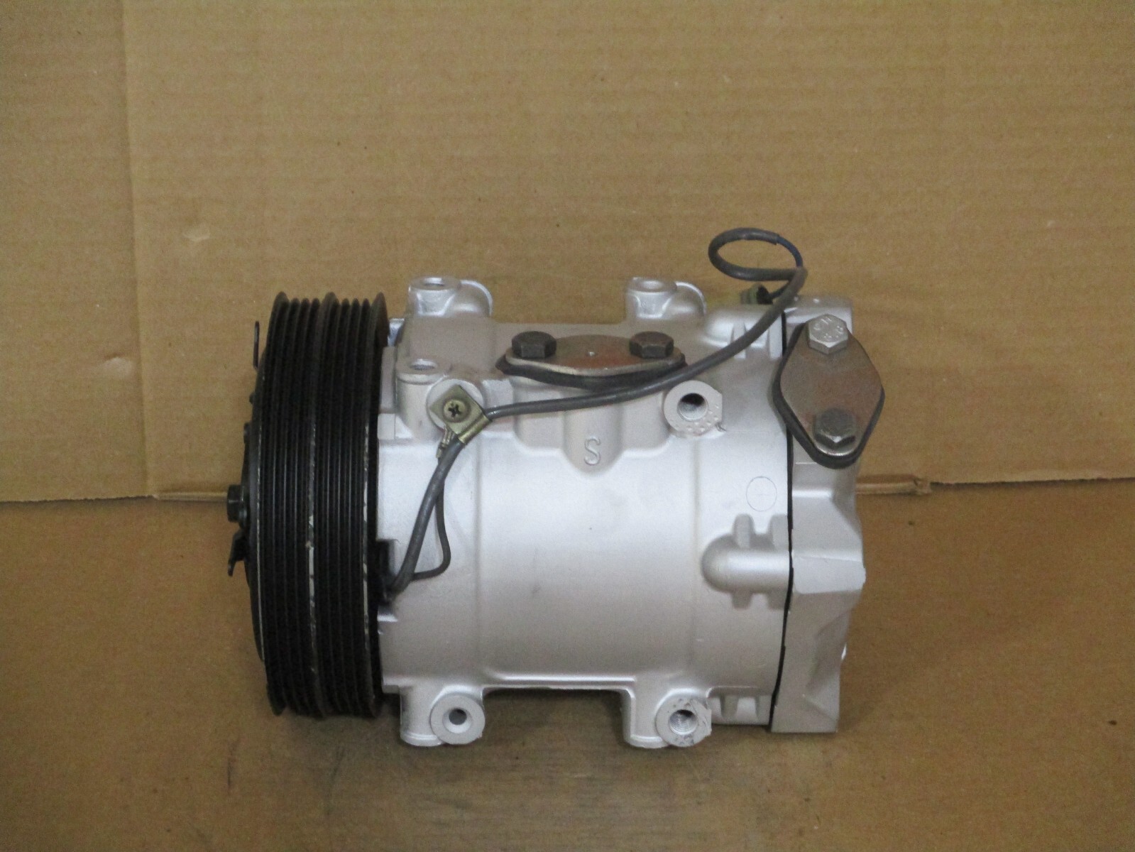 AC COMPRESSOR FITS 1985-1991 SUBARU XT, GL 1.8L 2.7L