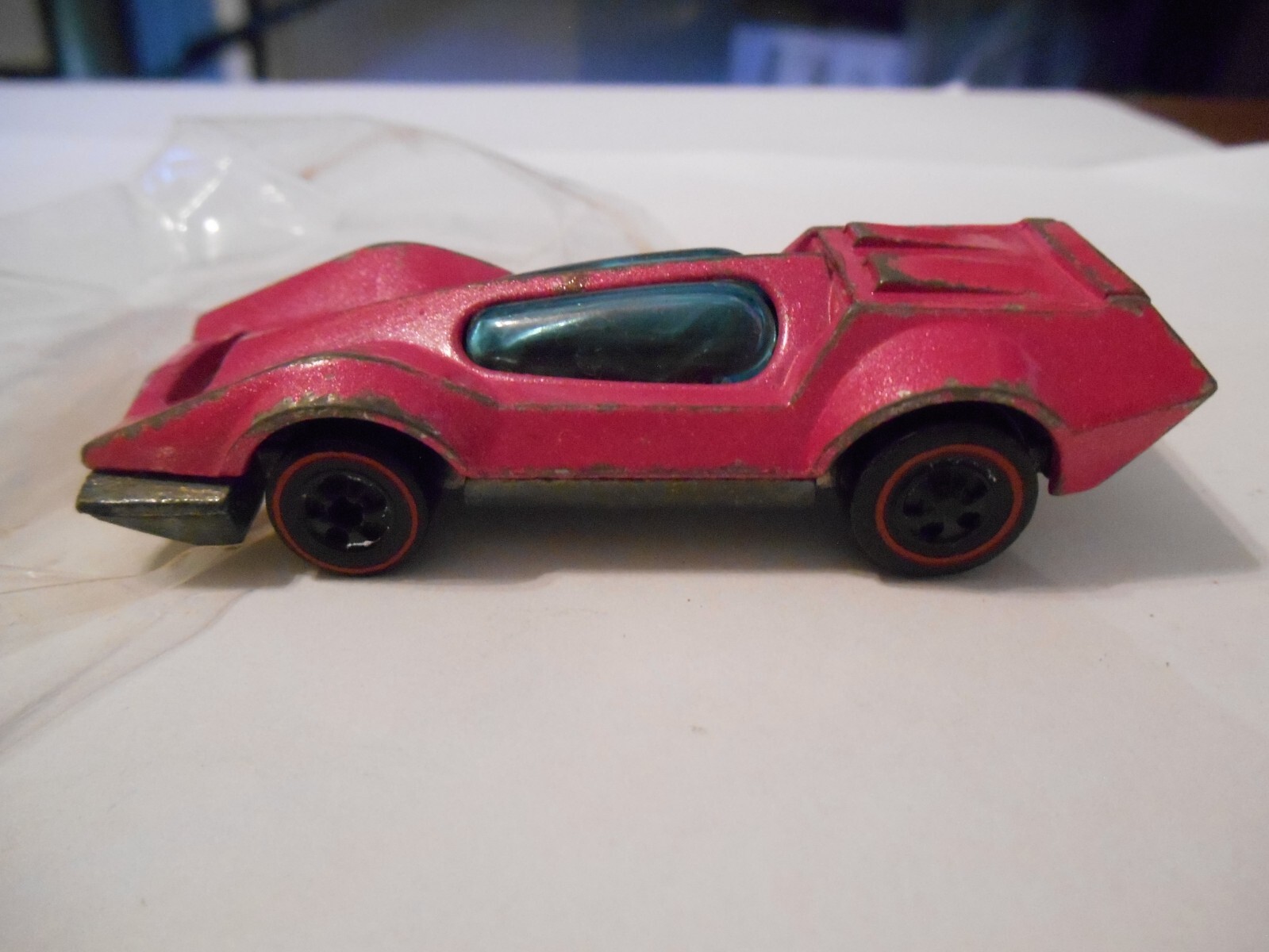 ホットウィール レッドライン　香港製　BUGEYE ミニカー　レア! Original Hot Wheels 1970 Redline Pink Bugeye Hong Kong Pop