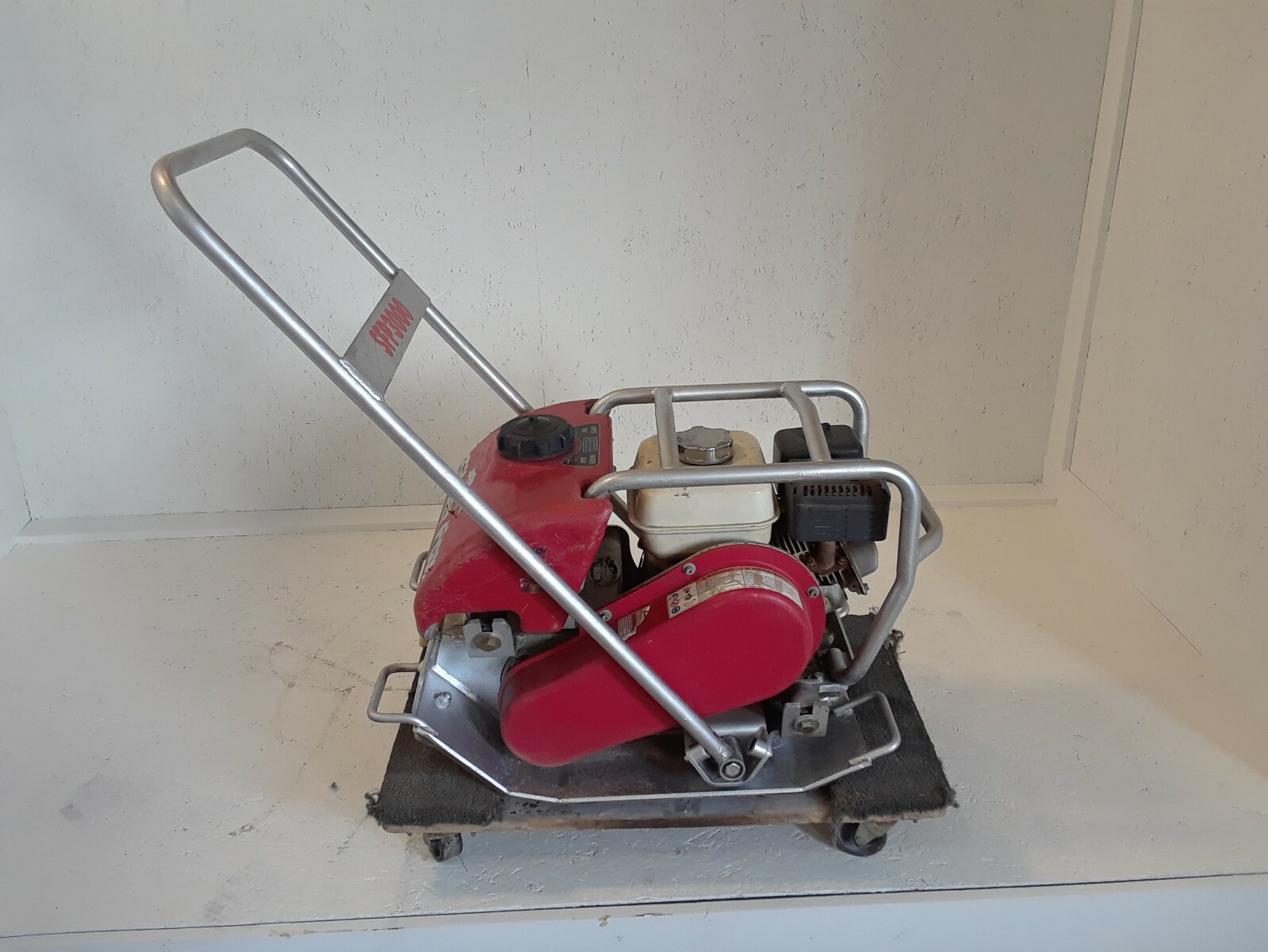 PLATE COMPACTOR Silver Fox Honda power runs great soil/gravel/paver compaction