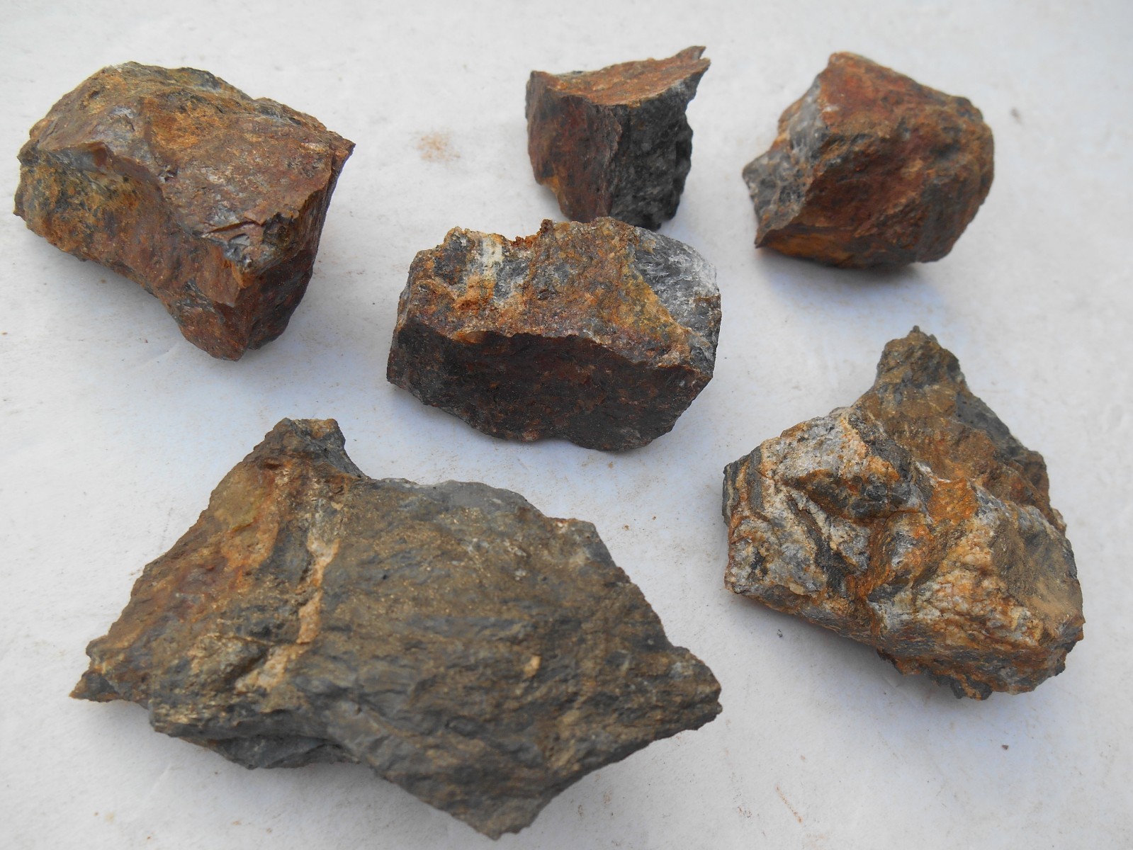 GOLD PACKAGE DEAL= 2 LBS Gold Pay Dirt +PLUS+ The Chunks of Gold Ore Shown PC194