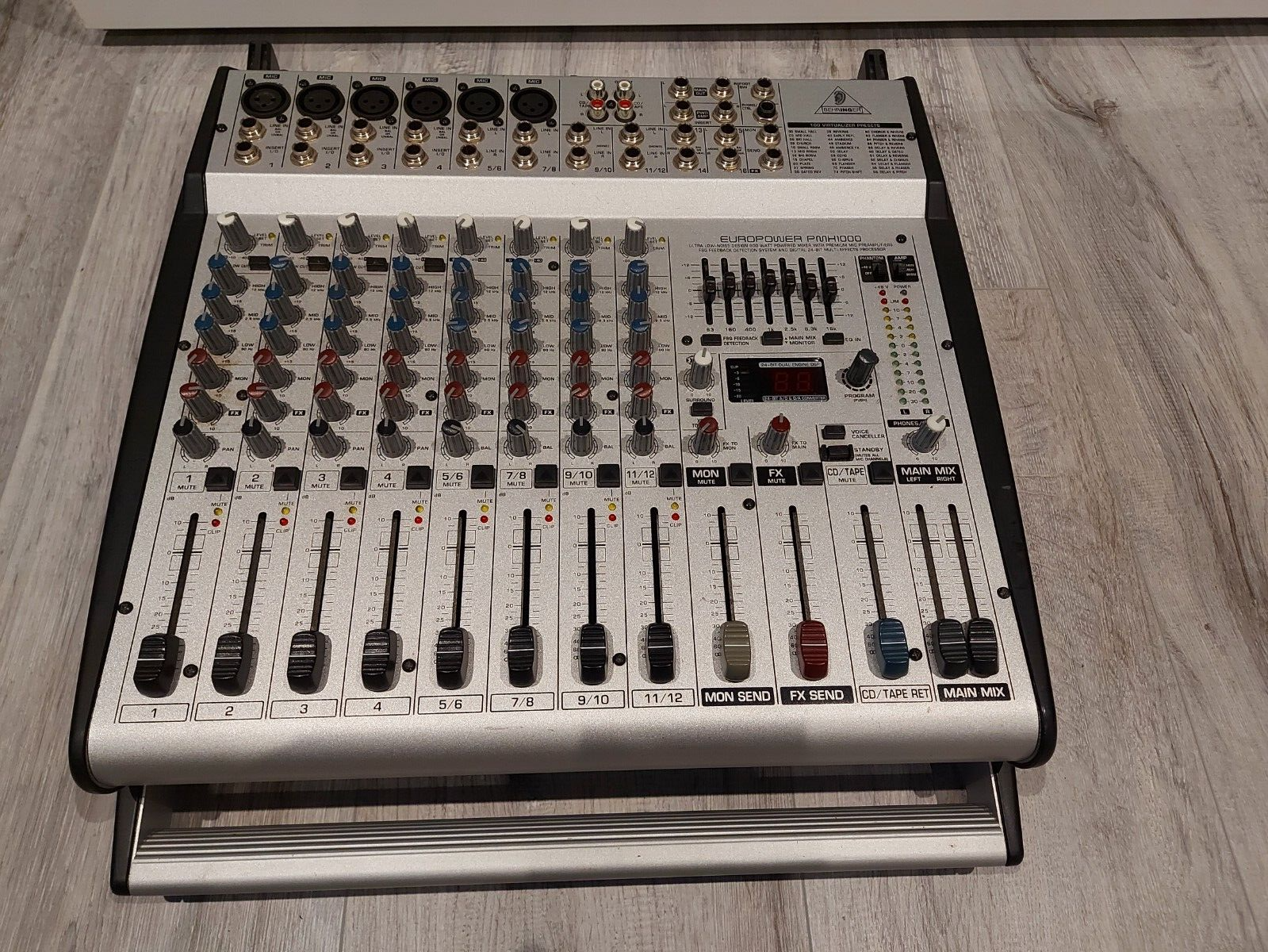 【美品】BEHRINGER PMH3000 ベリンガー パワードミキサー BEHRINGER PMH3000 ベリンガー パワードミキサー ケース付