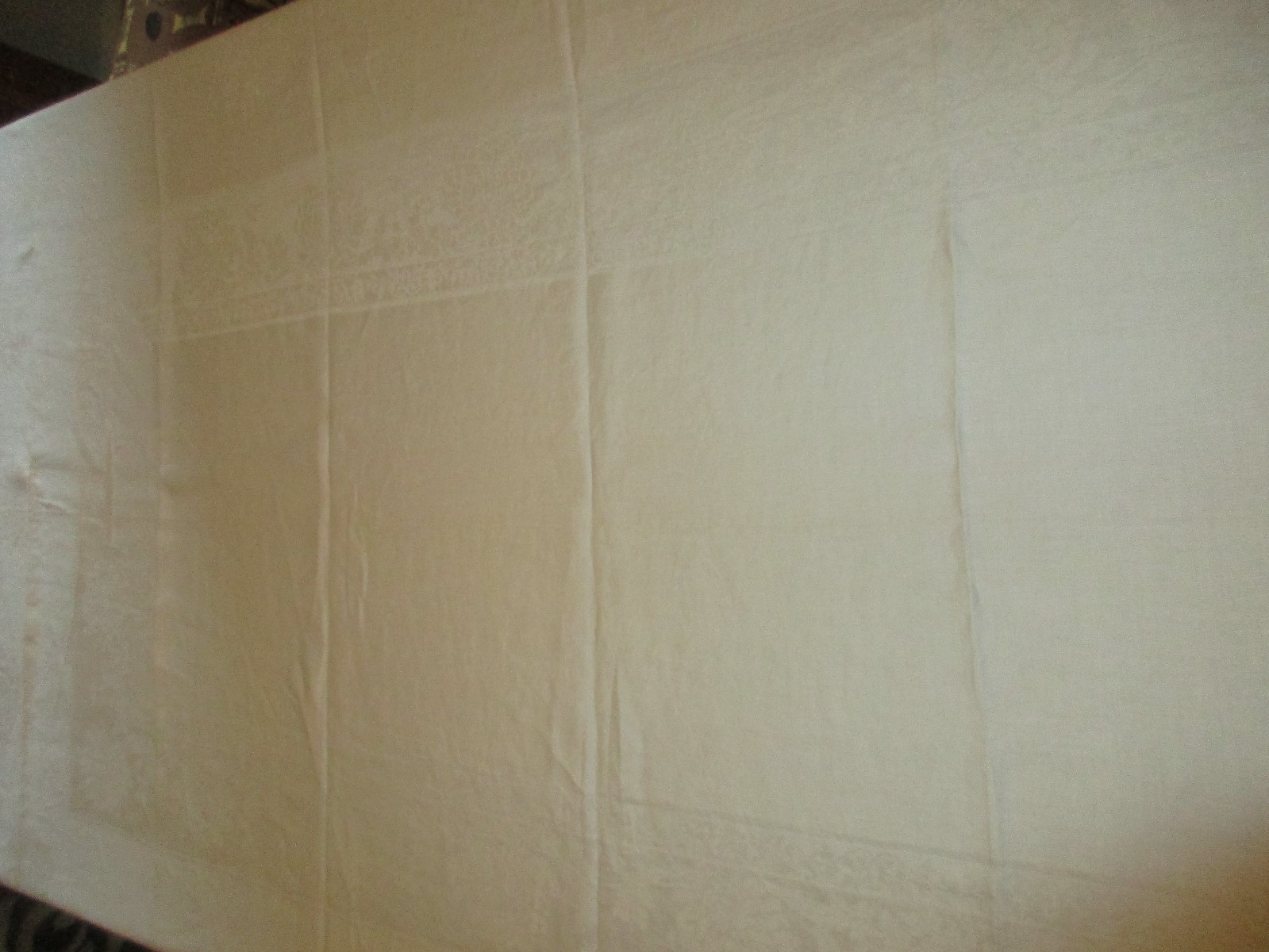 Large White Floral Demask Tablecloth - 70