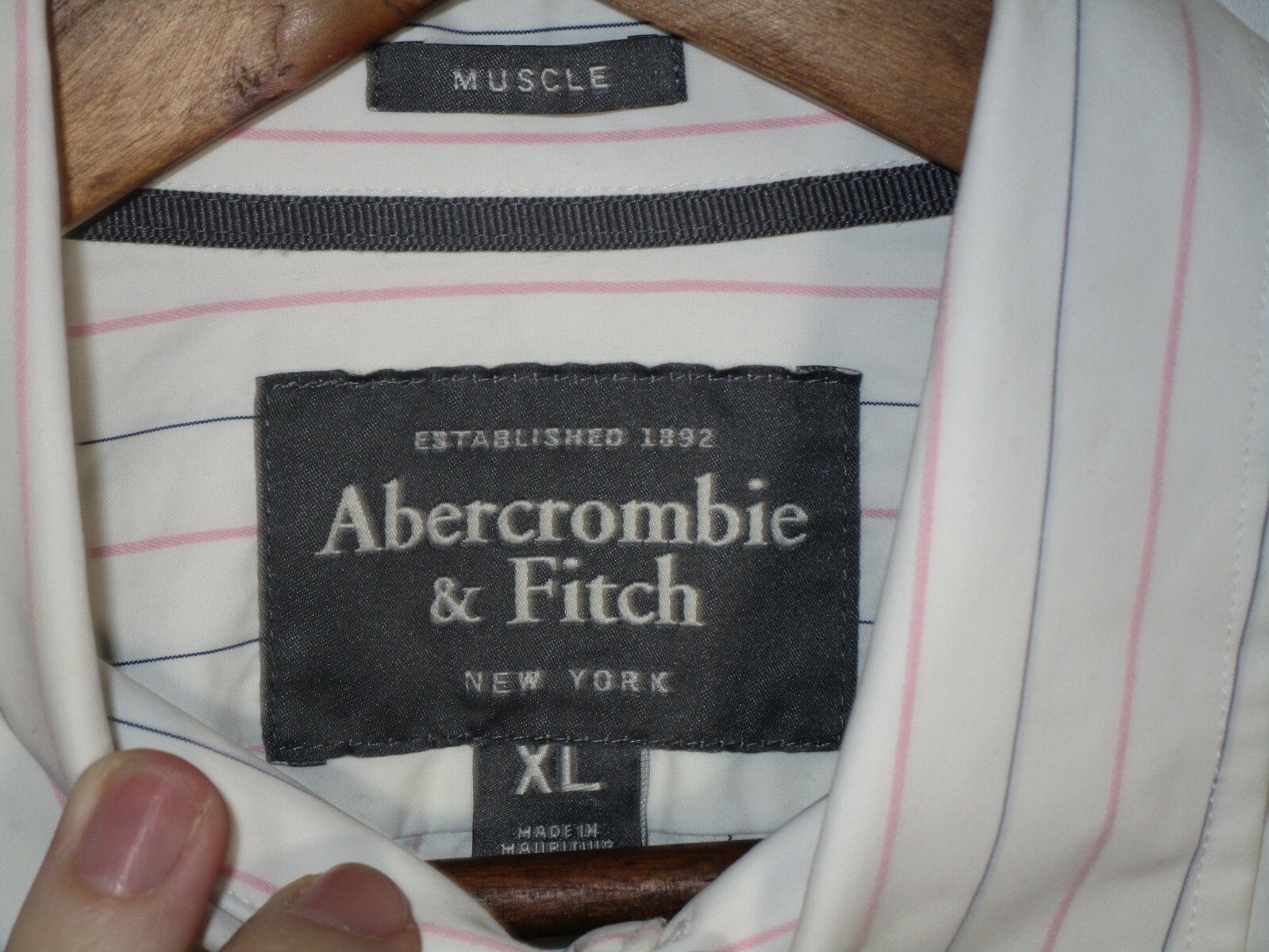 Abercrombie & Fitch Men's Muscle Long Sleeve Button Down Pinstripe Shirt - XL