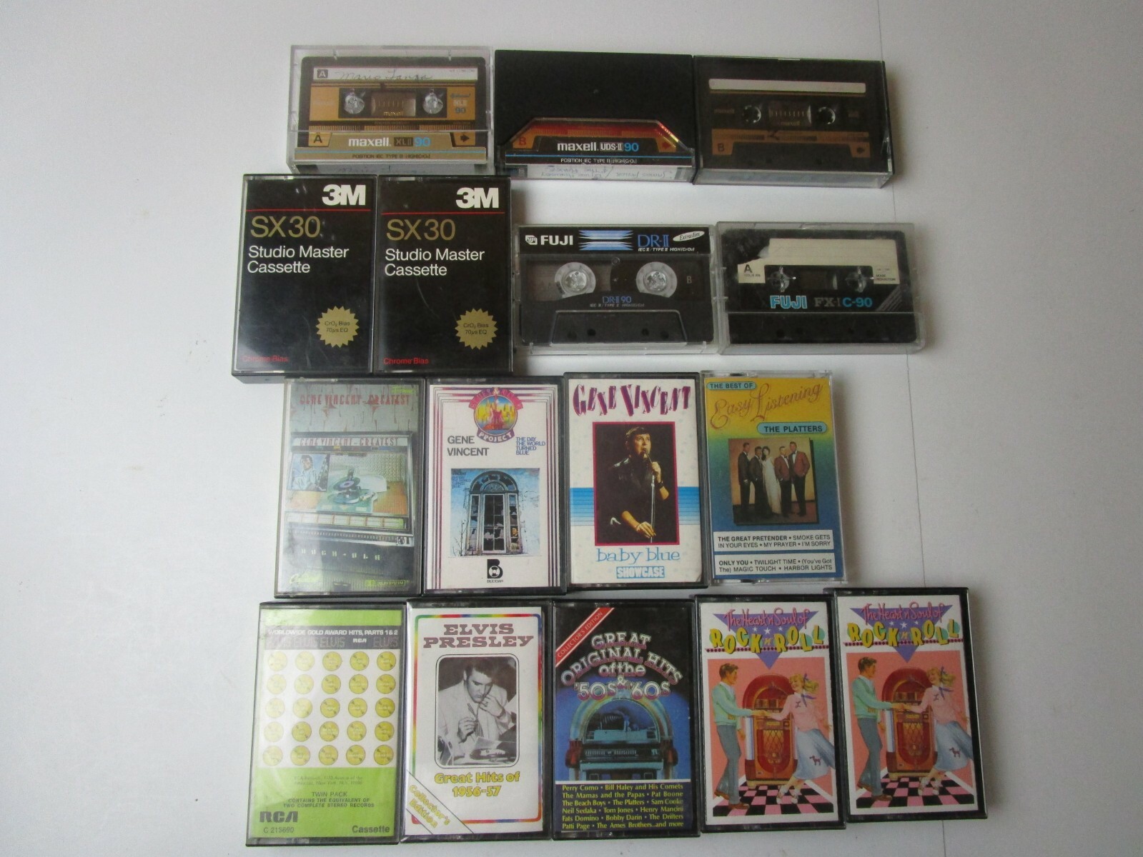lot of 16 Cassette Tapes maxell xl 90 + 50's rock gene