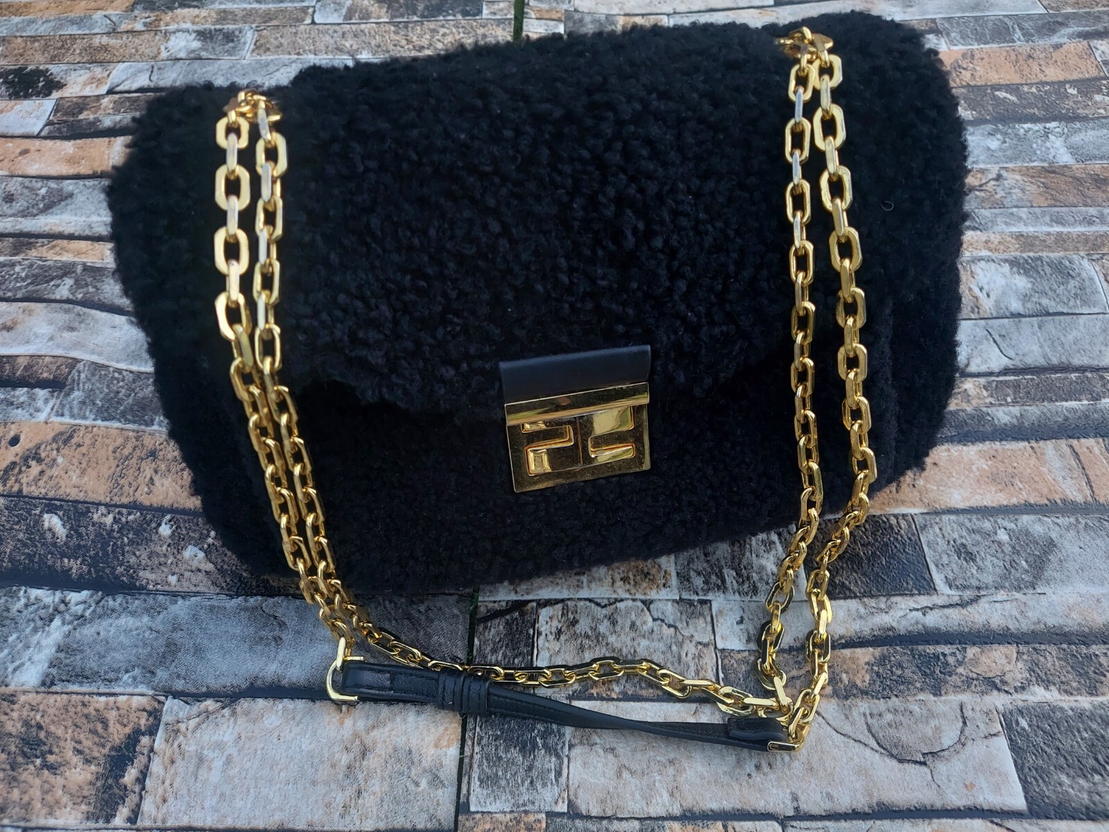 Authentic FENDI Shearling Baguette Chain Shoulder Bag Black