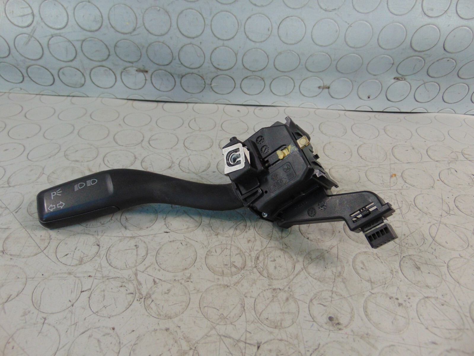 Devio luci sinistro AUDI A3 2007 8P0953513A