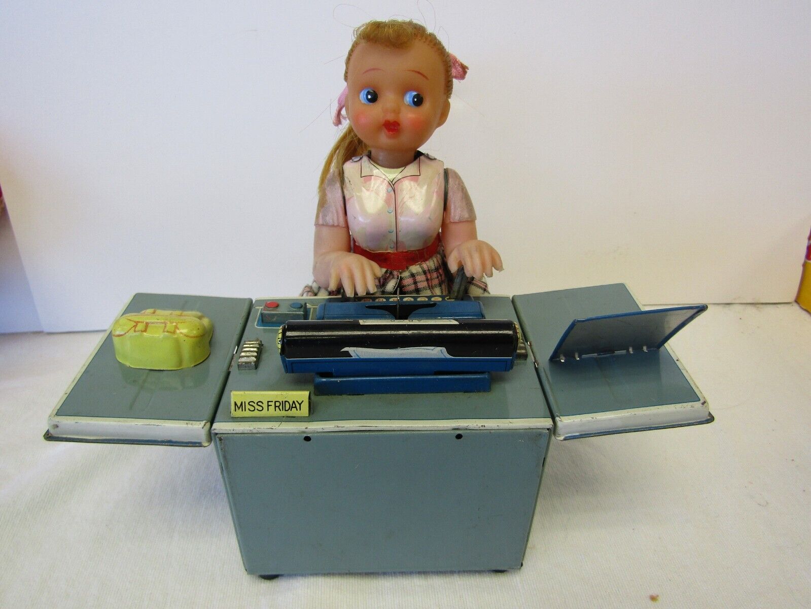 VINTAGE LINEMAR Tin Toy Miss Friday The Typist Battery VINTAGE LINEMAR Tin Toy Miss Friday The Typist Battery