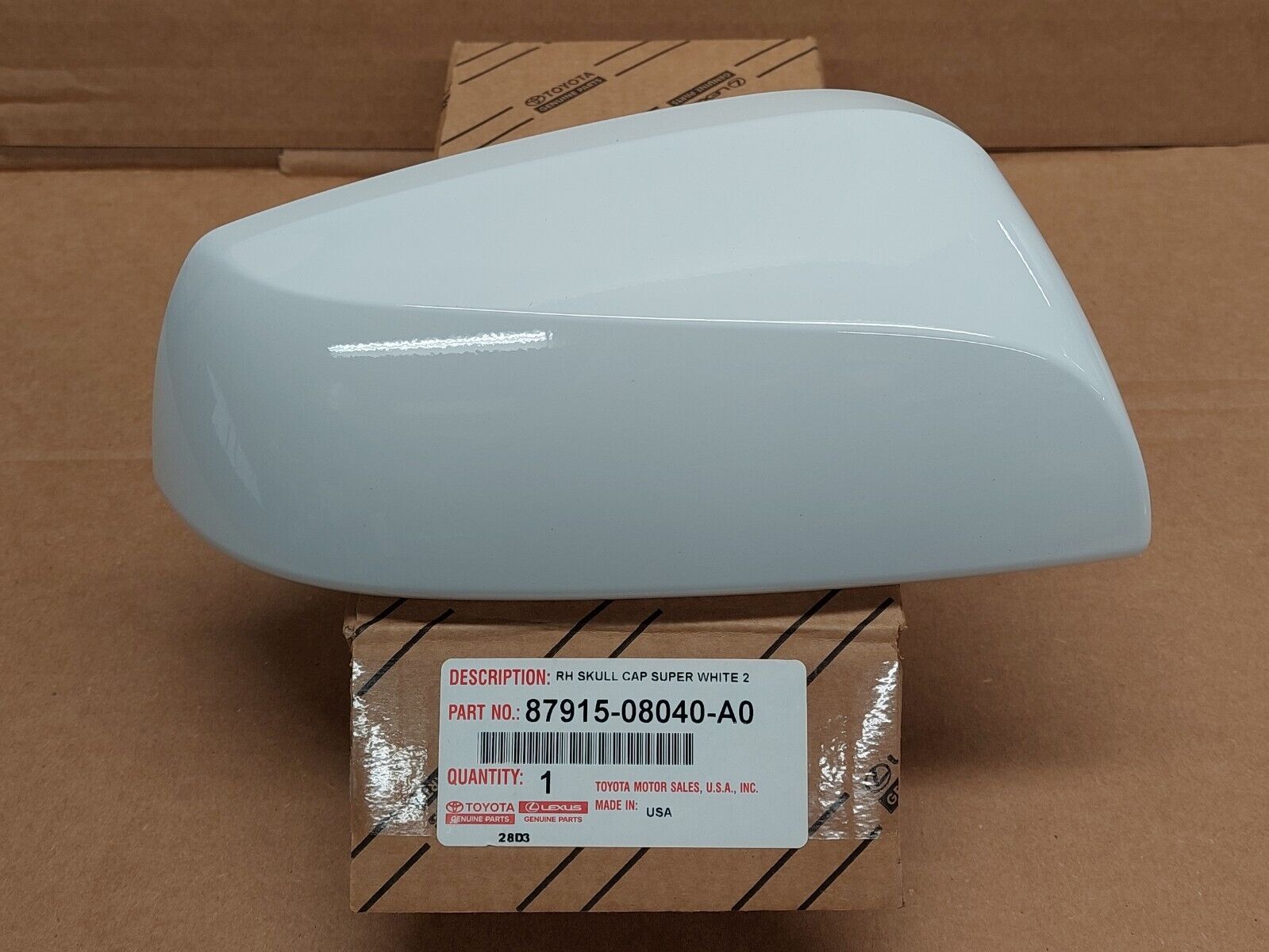 OEM TOYOTA SIENNA PASSENGER SIDE MIRROR COVER WHITE 040 FITS OEM TOYOTA SIENNA PASSENGER SIDE MIRROR COVER WHITE 040 FITS