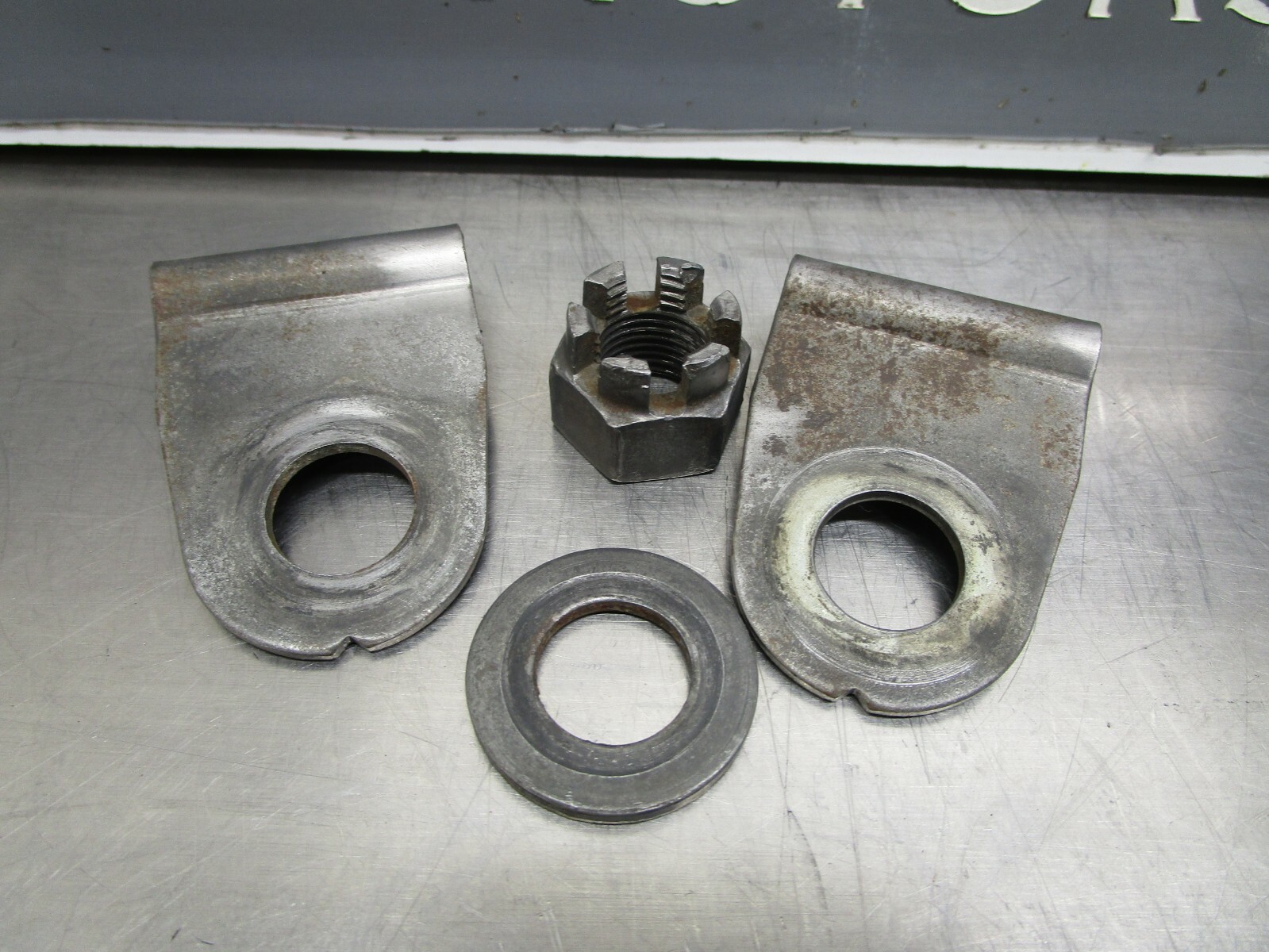 りに 1990 Kawasaki Ninja ZX6 ZX600D Outside Chain Adjuster 33040