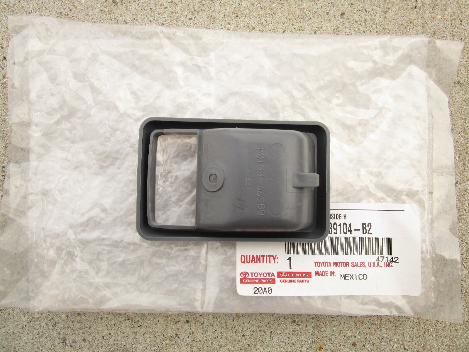 84 - 89 TOYOTA 4RUNNER FRONT RIGHT SIDE INTERIOR DOOR HANDLE BEZEL TRIM GRAY NEW