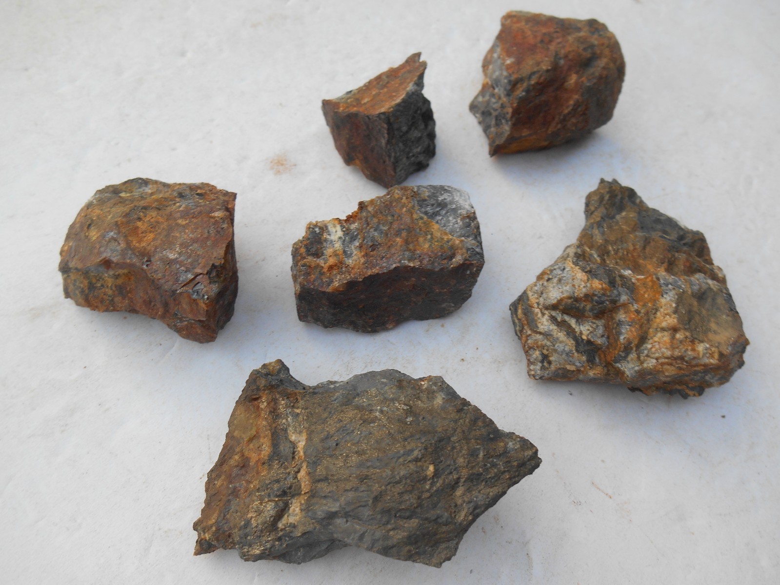 GOLD PACKAGE DEAL= 2 LBS Gold Pay Dirt +PLUS+ The Chunks of Gold Ore Shown PC194