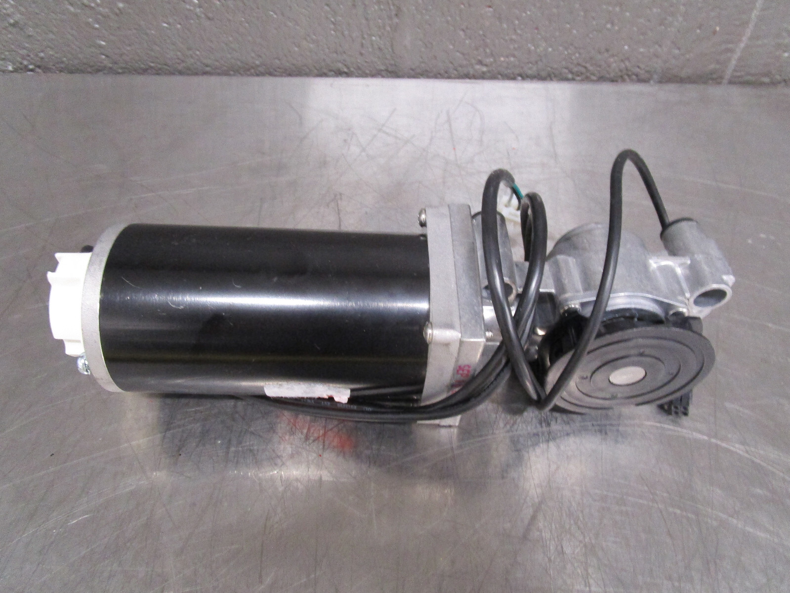 NEW (w/ dmg) STANLEY BOM-ZYT-80/15K-02 120 DC Duraglide Automatic