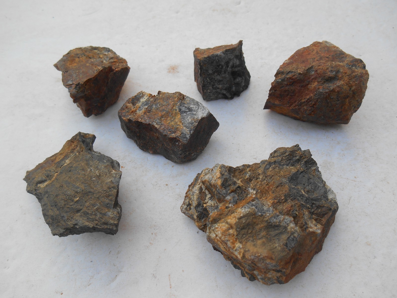 GOLD PACKAGE DEAL= 2 LBS Gold Pay Dirt +PLUS+ The Chunks of Gold Ore Shown PC194