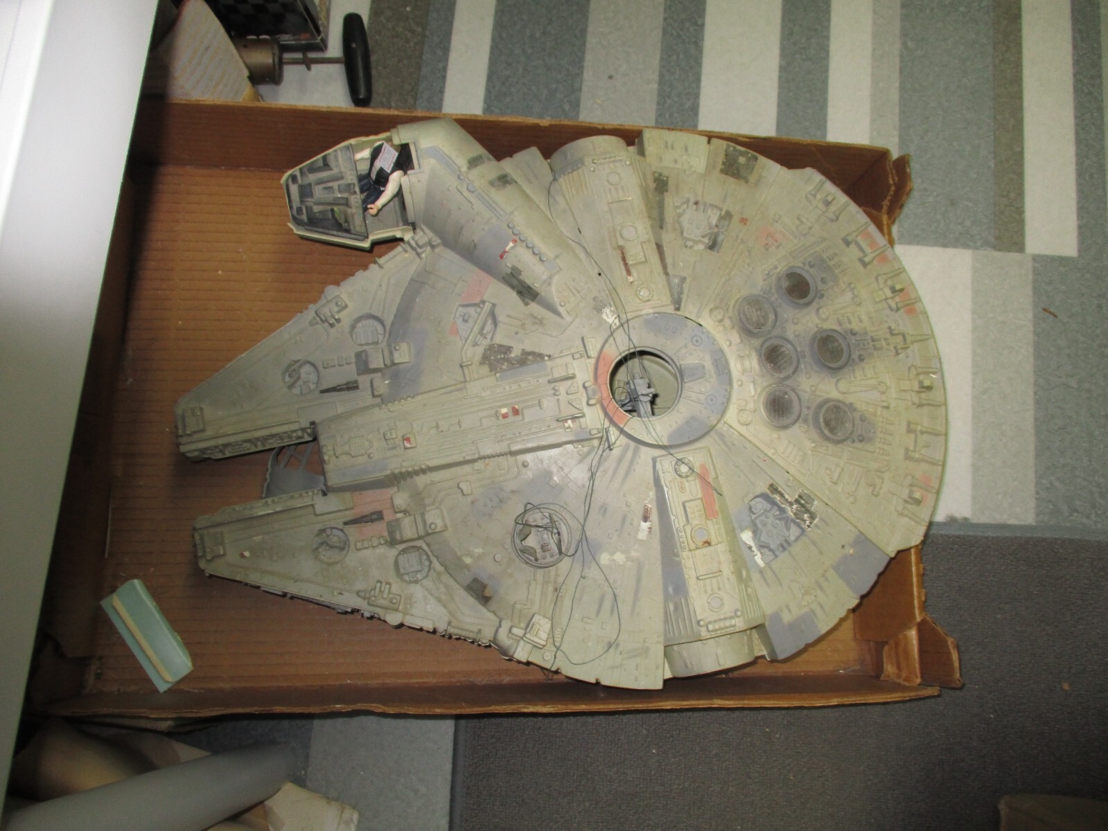 BUILT MODEL of the Star Wars Millennium Falcon-PAINTED AND
