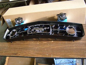 2006 Ford grille mustang pony #8