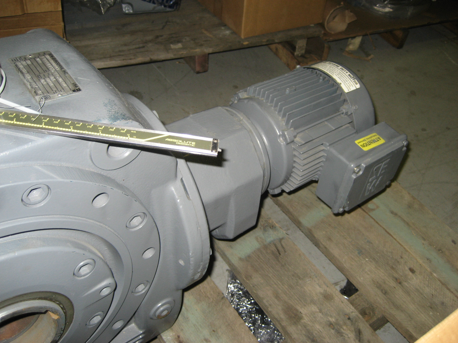 SEW EURODRIVE AC GEAR MOTOR 2HP # DFT90L4 330/575VAC TORQUE: 29300 IN