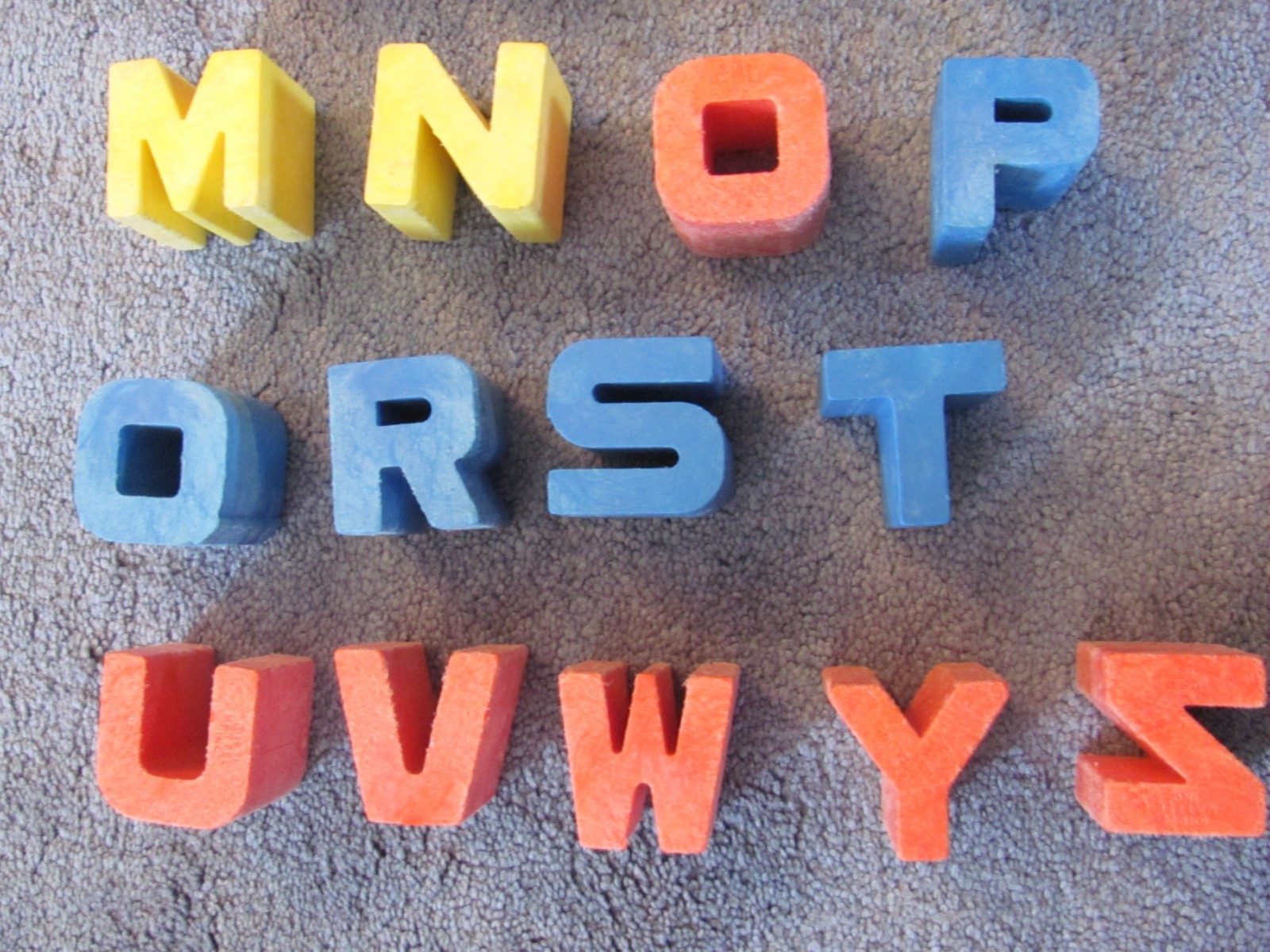 Lot of 25 Vintage 1971 Mattel Tuff Stuff  Alphabet Plastic Blocks Letter