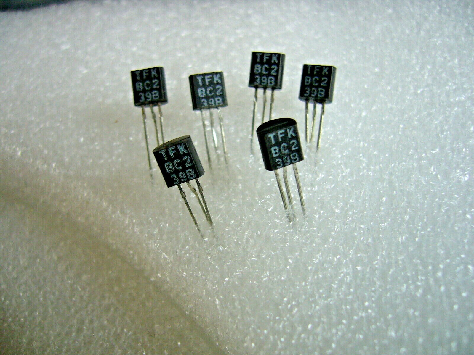 20 pcs!! - BC239B NOS TFK NPN transistor Fuzz Big Muff TONE 20 pcs!! - BC239B NOS TFK NPN transistor Fuzz Big Muff TONE