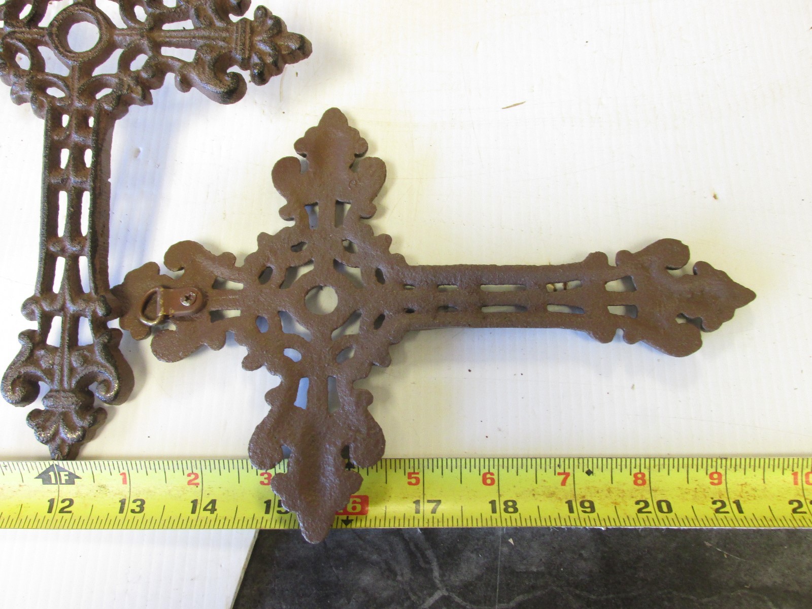 10 NEW CAST IRON WALL HOME GARDEN CROSS  , CHRISTMAS & GIFT , WHOLESALE