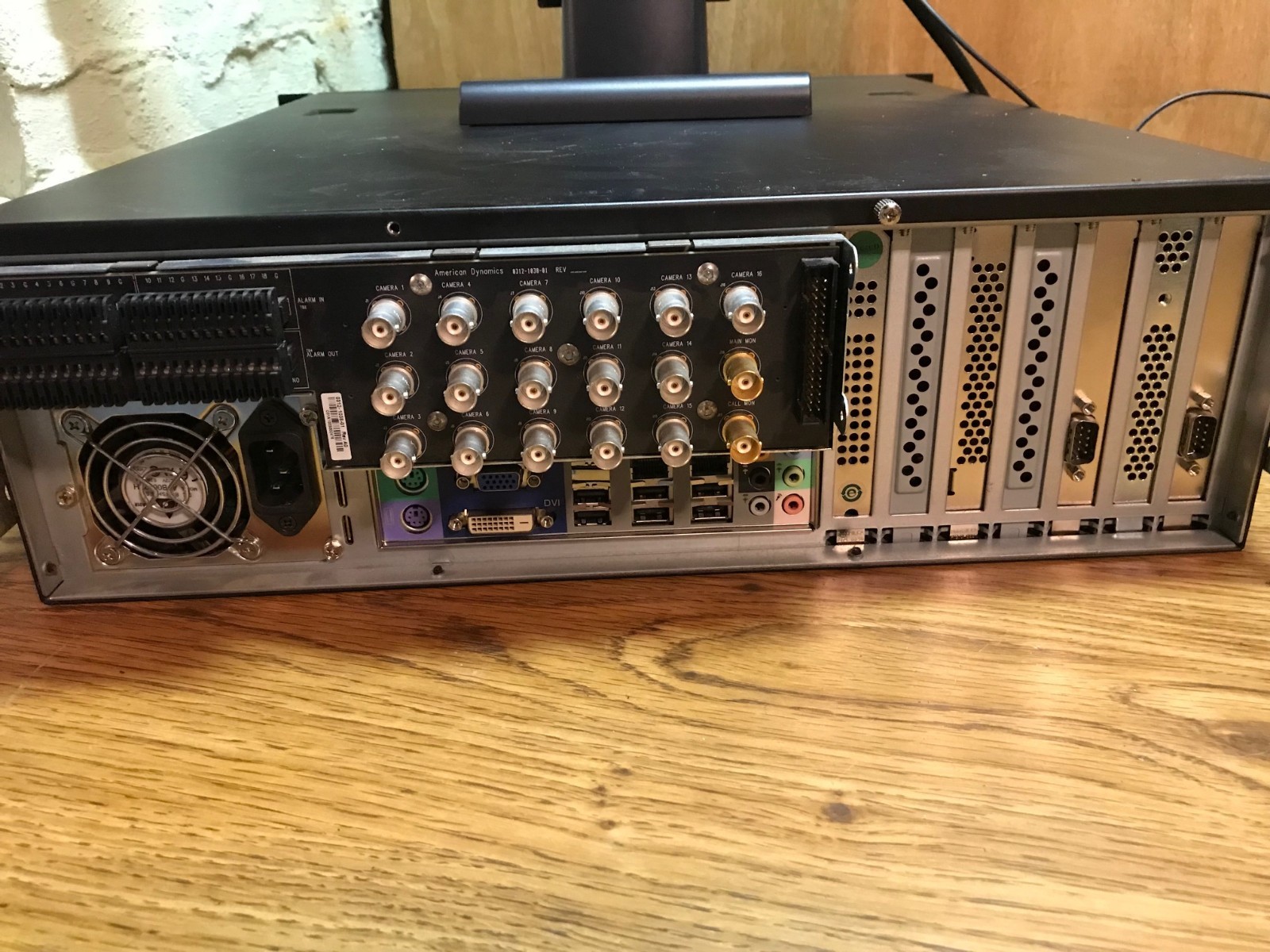 American Dynamics Intellex Ultra Premier 3TB RAID v5 16 channel ADD600URPV300