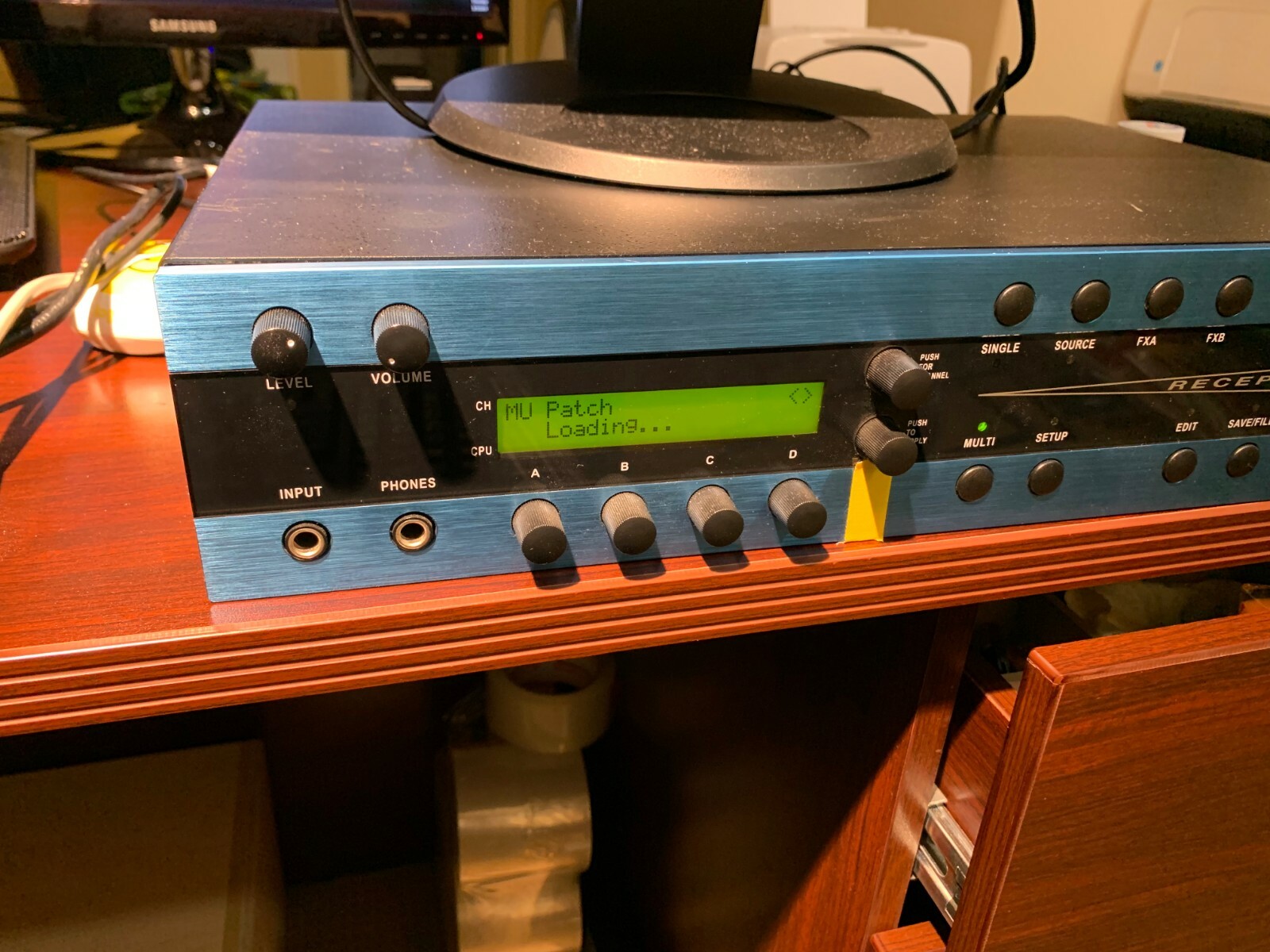 Muse research  Receptor  v 1.0 VST plugin player keyboard or effects module rack