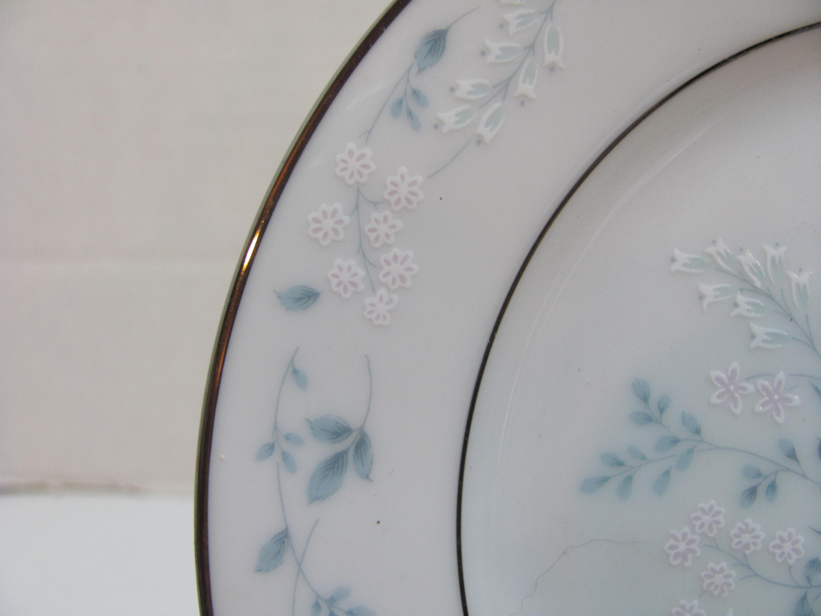NORITAKE FINE CHINA CAROLYN BREAD & BUTTER PLATE(S)