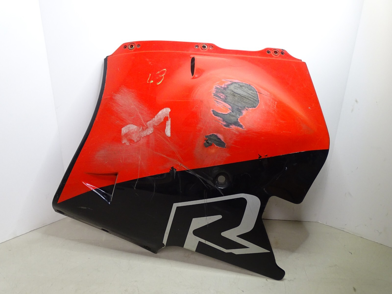 SUZUKI サイドカウル 赤/黒 GSX-R1100 94430-06B0 SUZUKI サイドカウル 赤/黒 GSX-R1100 94430-06B0 - メルカリ