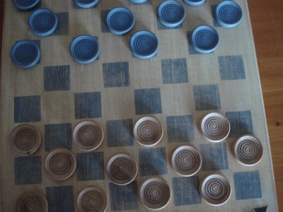 HANDCRAFTED  WOODEN CHECKER-BOARD GAME WITH 24 CHIPS AND BAG / COMPLETE SET