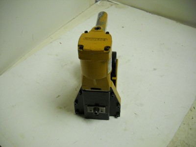 Bostitch D60 Roll Carton Closing Stapler Works good!!