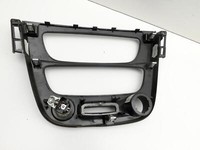 Renault Megane III 08-12 Blende Einbaurahmen für Radio Renault Megane III 08-12 02.08.2012 582600020R gebraucht Vorschau 3