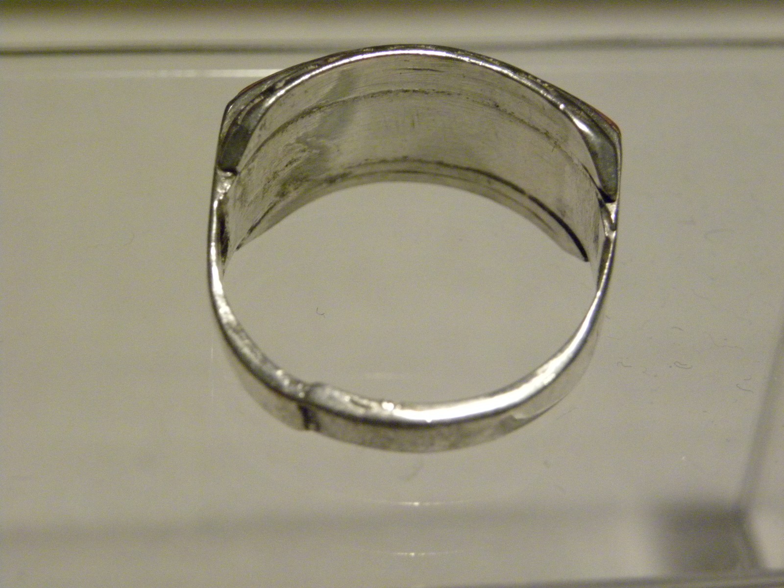 Vintage Inlaid Coral Sterling Silver Band Ring Size 11.25 Stamped Edging