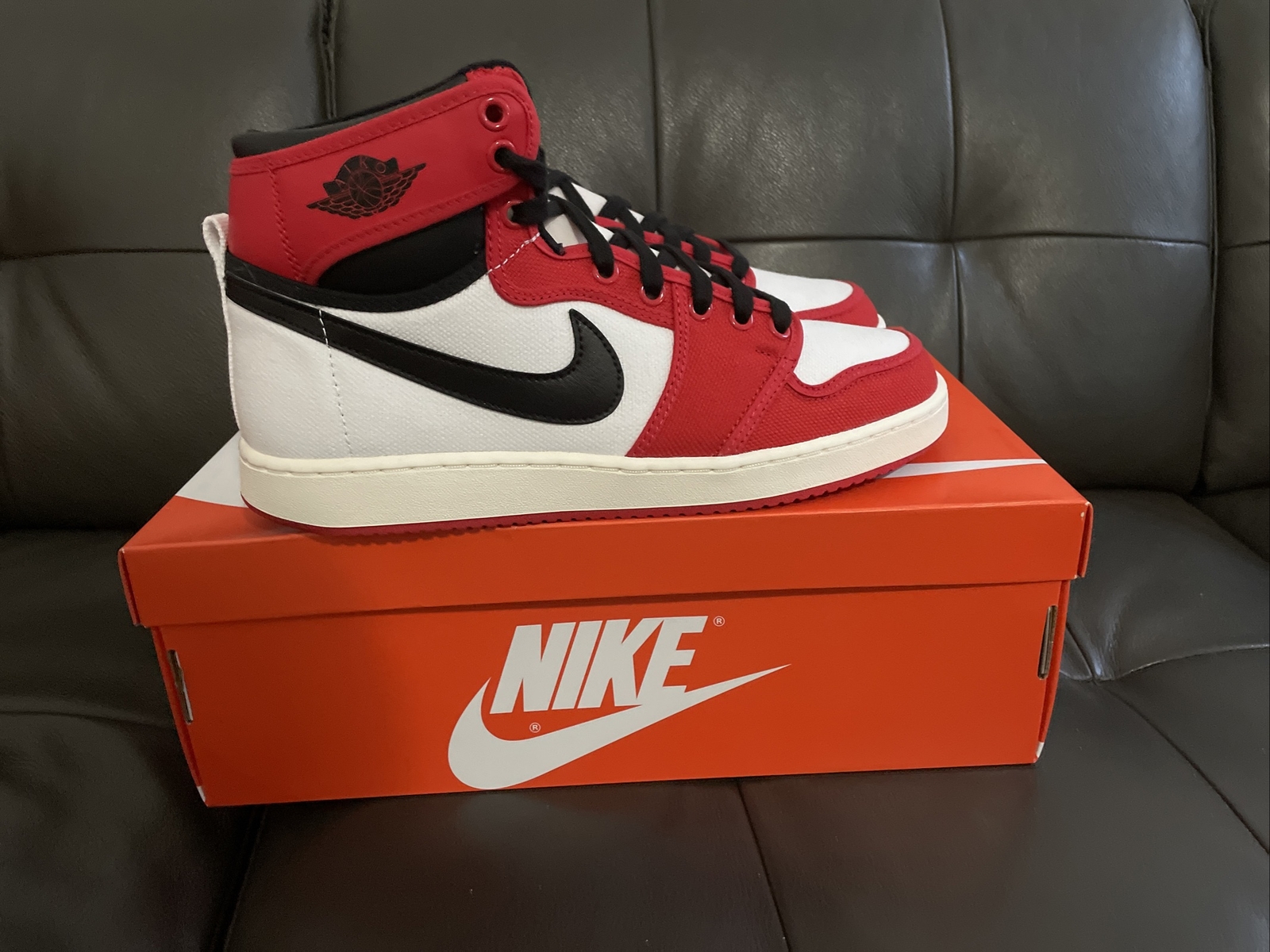 Nike Air Jordan 1 KO AJKO Chicago White Black University Red DA9089-100  Size 8.5: купить с доставкой из США, цена 25 049 руб - (124772290961)