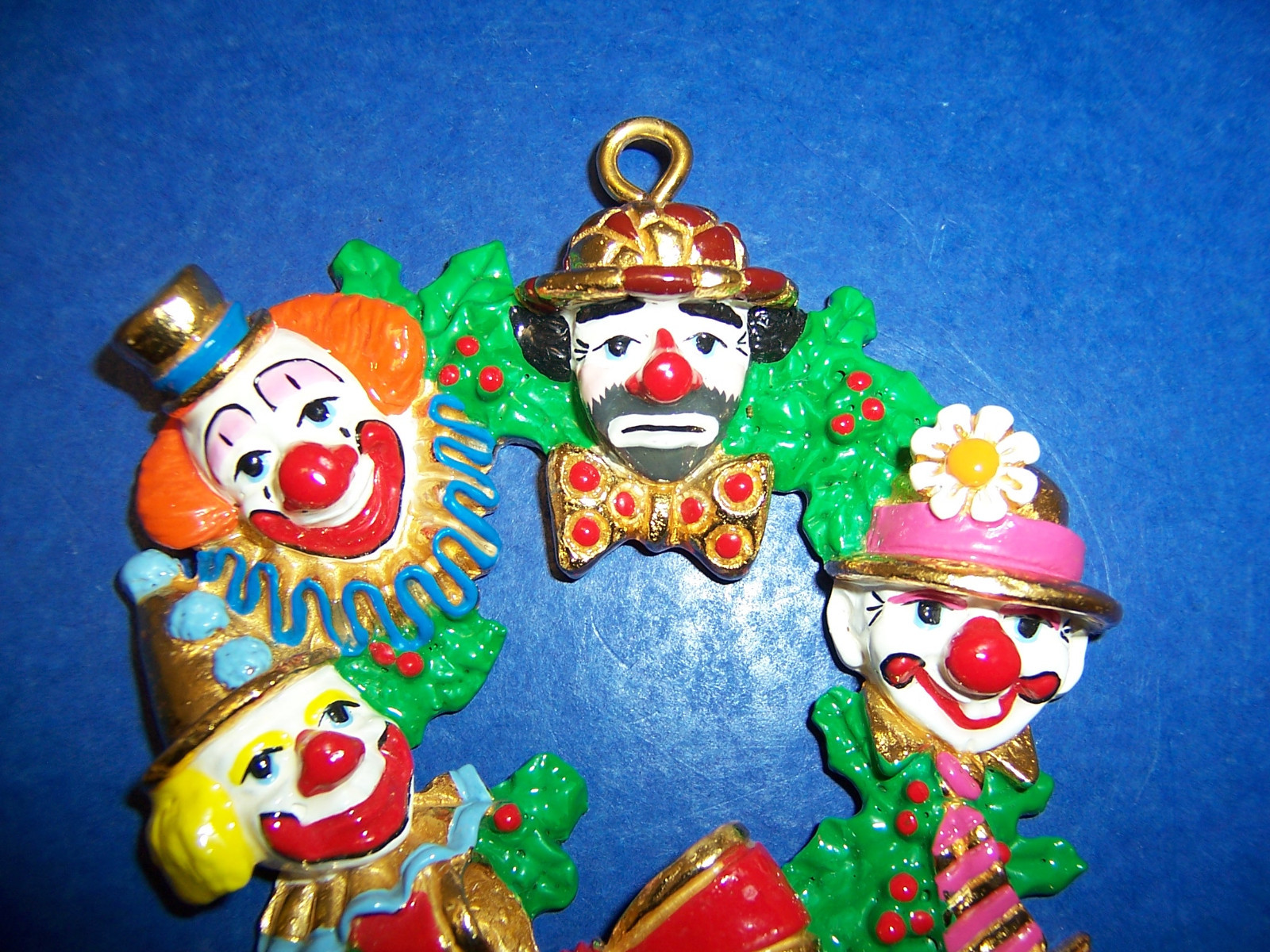 1991 Christmas Ornament “Wreath of Clowns – Merry Xmas” Very Detailed 4 Clowns