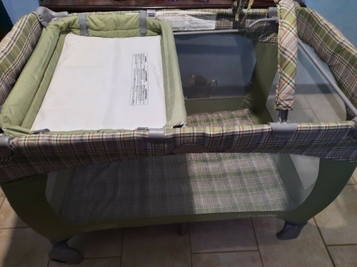 Evenflo BabySujte DLX Playard