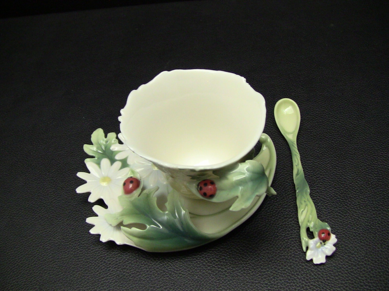 Franz Porcelain Ladybug Cup Saucer and Spoon Set FZ00034のeBay公認海外通販｜セカイモン