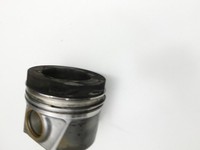 VW Touran II 5T 15-22 2,0 110KW DFEA Kolben mit Pleuel Pos D VW Touran II 5T 15-22 11.03.2016 04L107065A gebraucht Vorschau 2