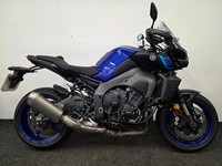 YAMAHA MT-10 ** DOCUMENTED SERVICE HISTORY - 3 KEYS INCULUDING RED MASTER **