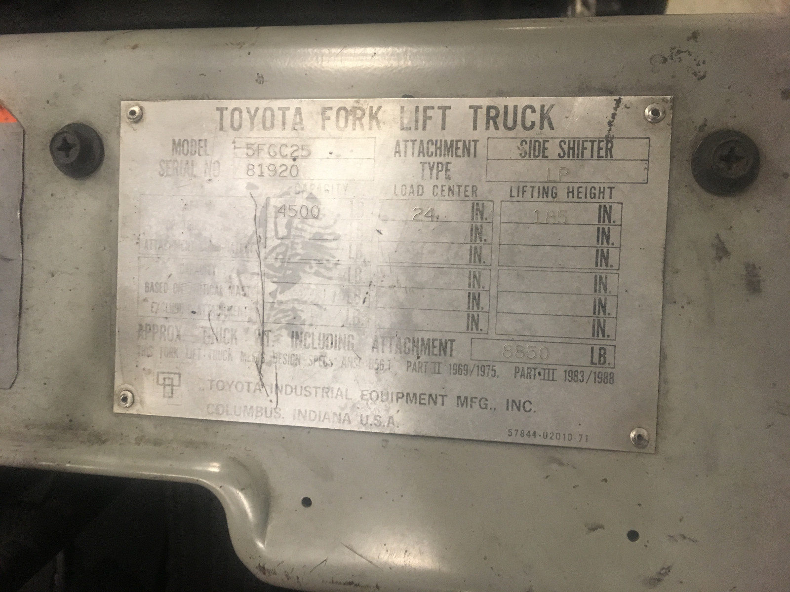 TOYOTA LP FORKLIFT 5FGC25, 4500 LB 3-stage 185