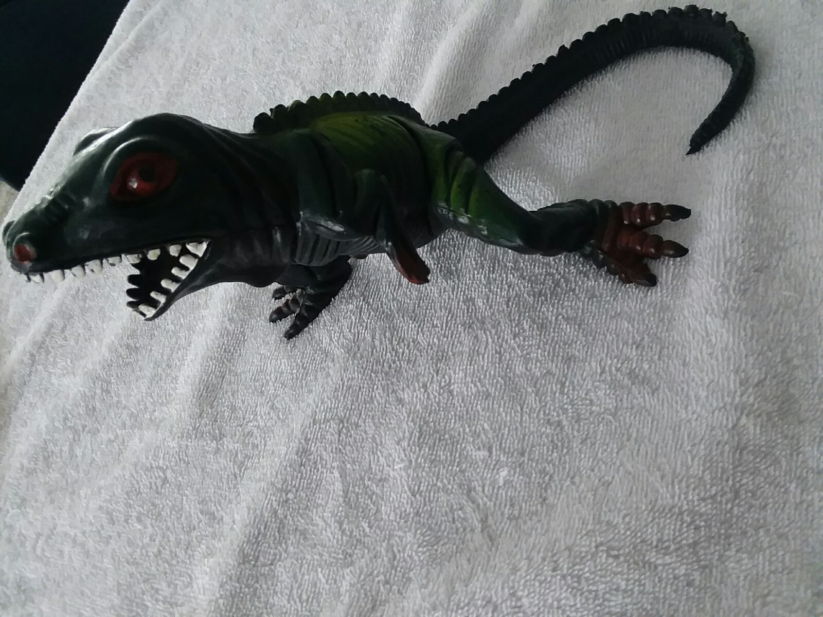 Vintage rubber dinosaurs 5 from China in 80's and 2 hasbro 1996 up to 14 in long