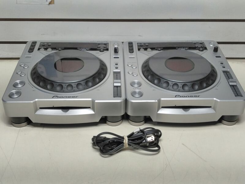 Lot of Two Pioneer CDJ-800 MK2 DJ Turntables POWER TESTED ONLY!! READ DESCRIP!!