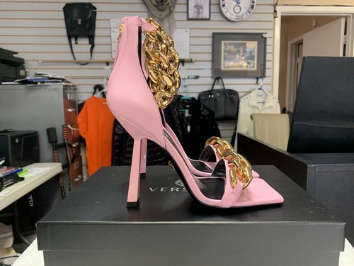 Versace★素敵！Pink & Silver Medusa 100% Leather Heeled Versace Women's Pink & Silver Medusa 100% Leather Heeled