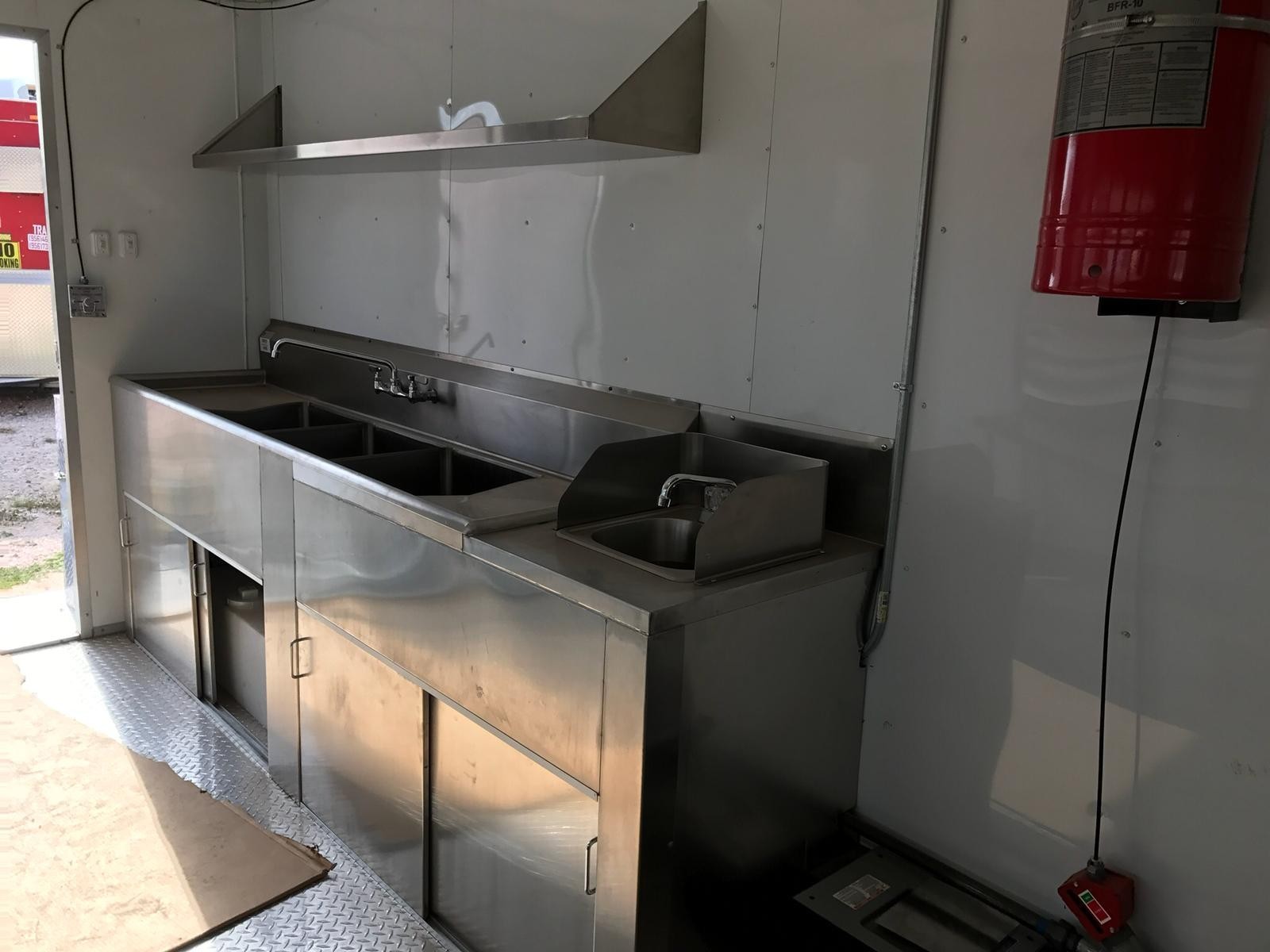 food trailer 20ft used for 1 year