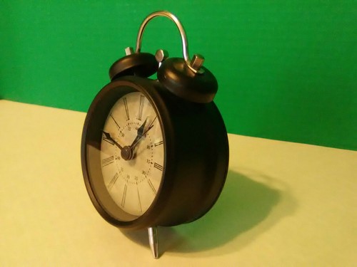 Novelty Simple Europe Roma Style Home Bedroom Decoration Metal Quiet Alarm Clock