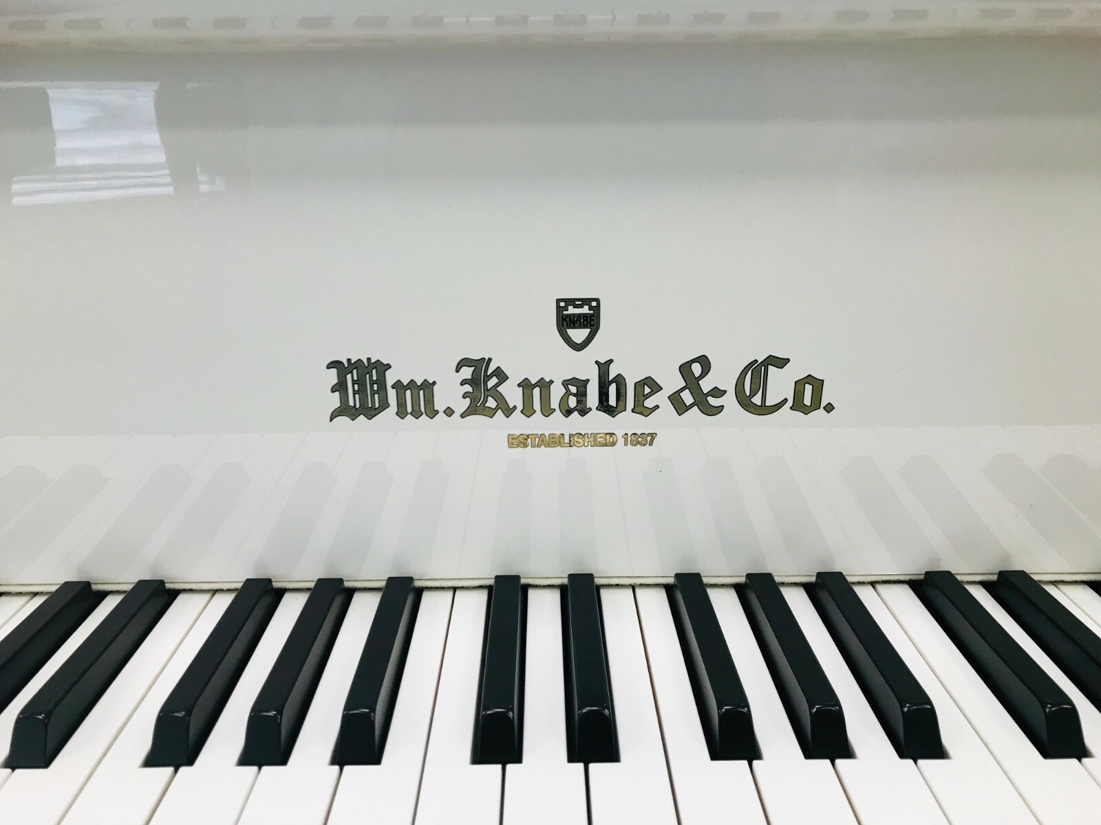 Knabe White Baby Grand 2013 WG50