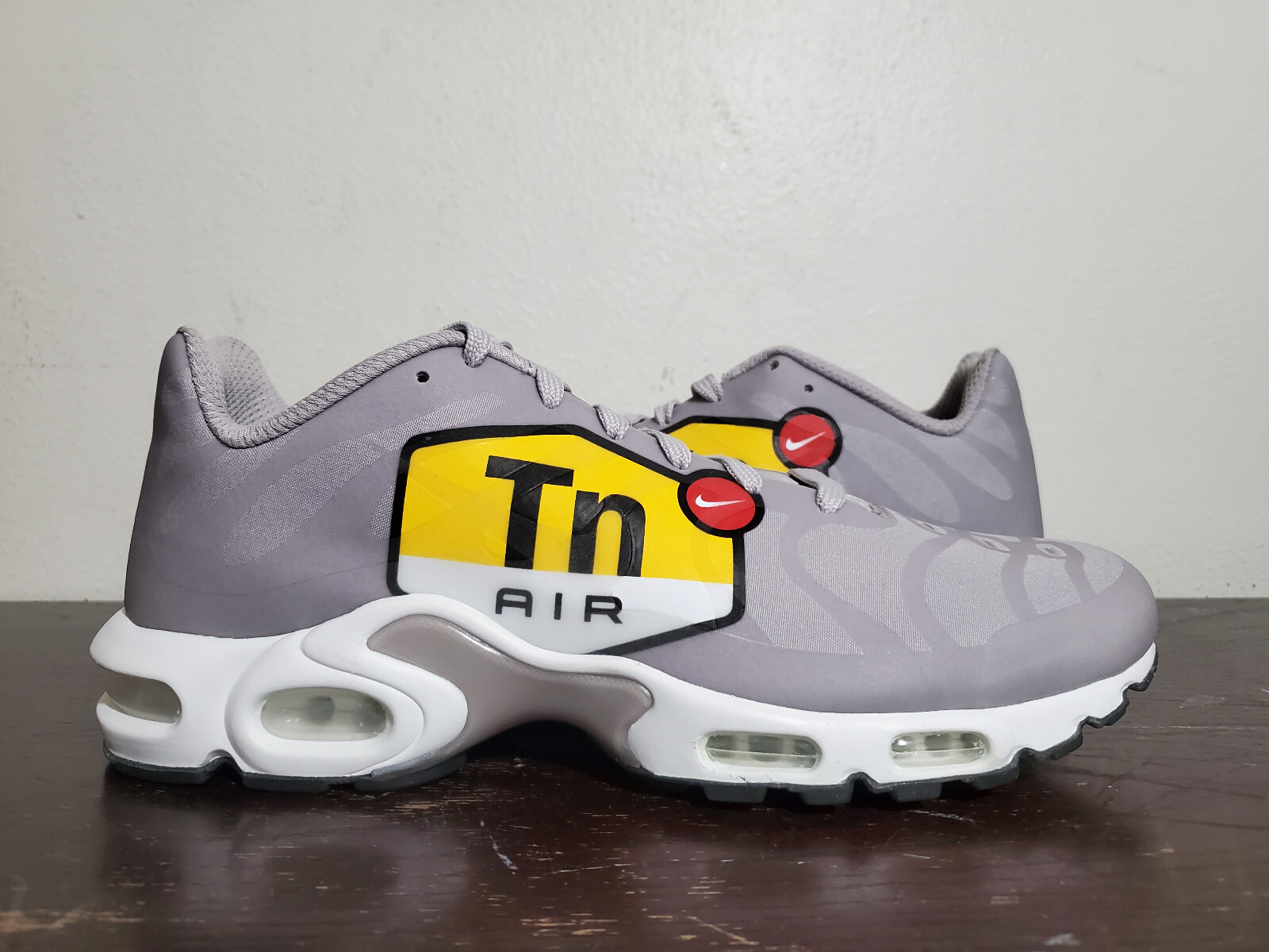 

Мужские кроссовки Nike Air Plus NS GPX TN Tuned Big Logo Atmography Grey AJ7181-001, размер 10,5, Серый, Nike Air Max Plus