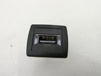 Mercedes CLS 250 C218 11-14 USB AUX Buchse Anschluss Mercedes CLS 250 C218 11-14 18.11.2013 A2188210311... Vorschau 2