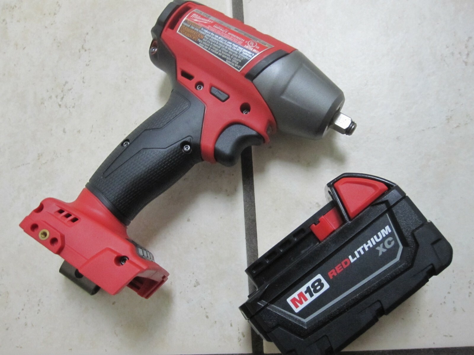 Milwaukee 2754-20 M18 Fuel Brushless Compact Impact Wrench w/ Xc 3.0 battery